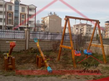 ahsap-cocuk-oyun-parki-tahterevalli-ve-salincak2.jpg